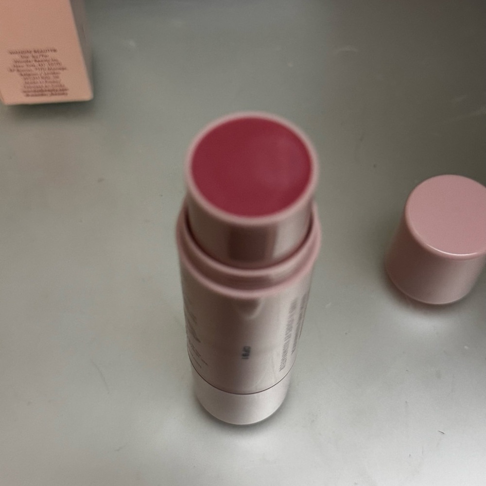 Wander 2 in one. Blush and highlight gorgeous color.